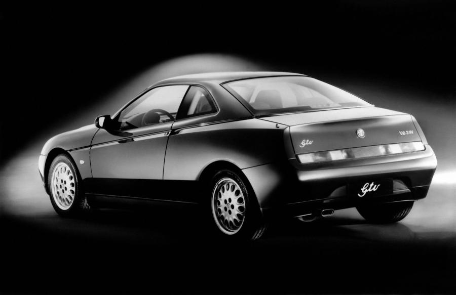  Alfa Romeo GTV (916C) 1995 года  (WW) (фото 12 из 27)